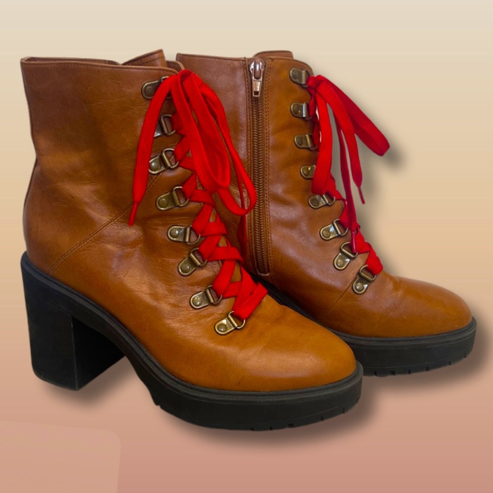 Steve Madden
Size: 8
Brown leather chunky lace up booties 
3.5” heel